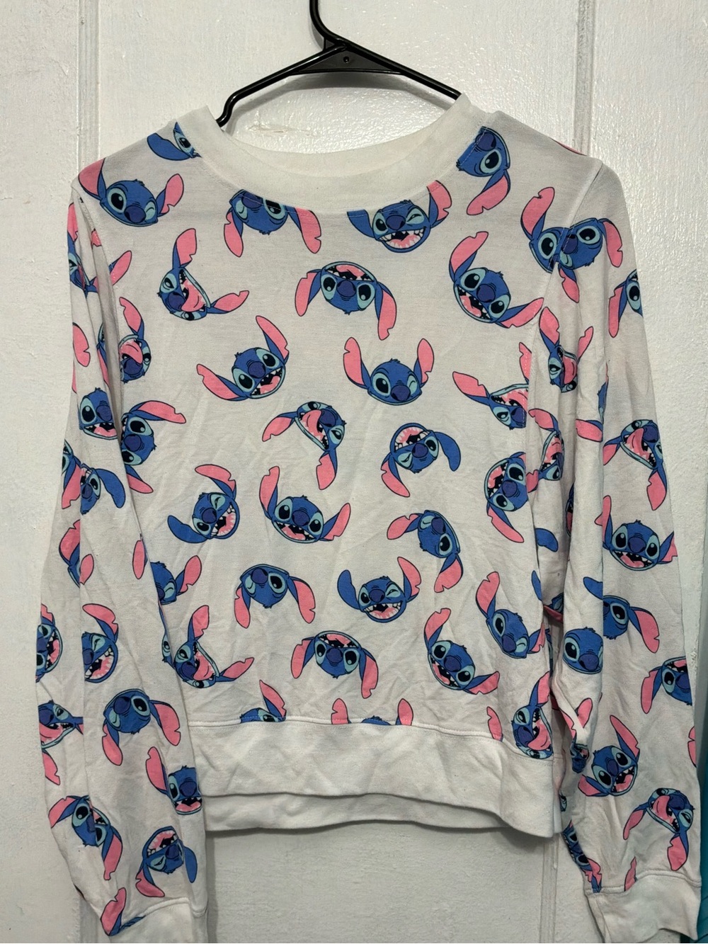 💙 Disney Lilo & Stitch All-Over Print White Crewneck Sweatshirt